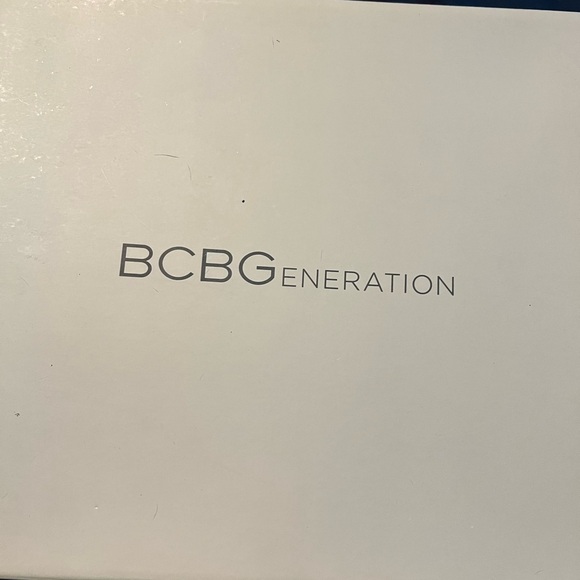 BCBG short boots size 8.5 M - Picture 5 of 6